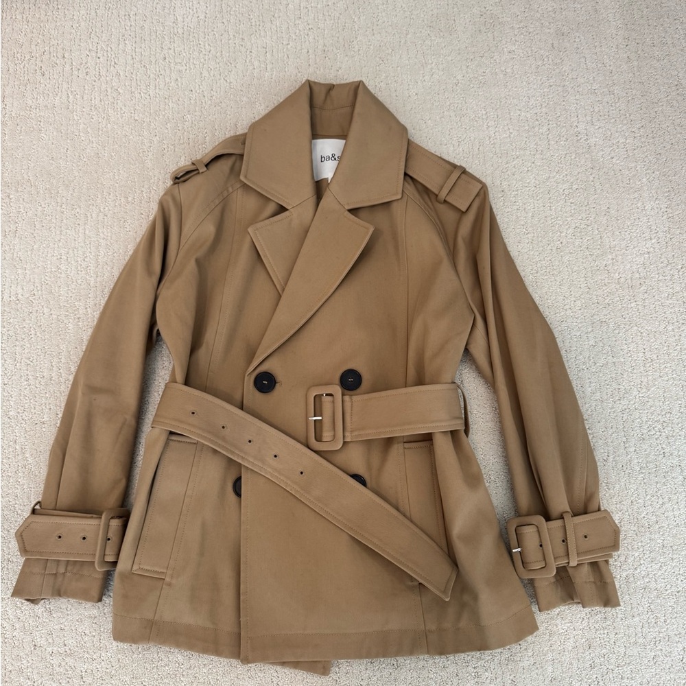 Ba&sh short trench coat. Worn once. Perfect condition. Size 0 or XS. Beige.
